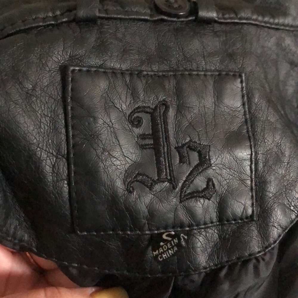 black leather jacket - Picture 4 of 4